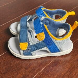 New Kids Stride rite Sandals, size 6US